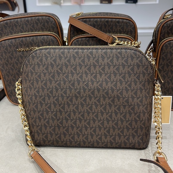 MICHAEL KORS Jet Set Medium Logo Dome Satchel Crossbody
Brown
NWT - Picture 6 of 16